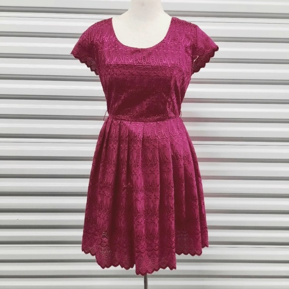 Flying Tomato Dress - Picture 1 of 8